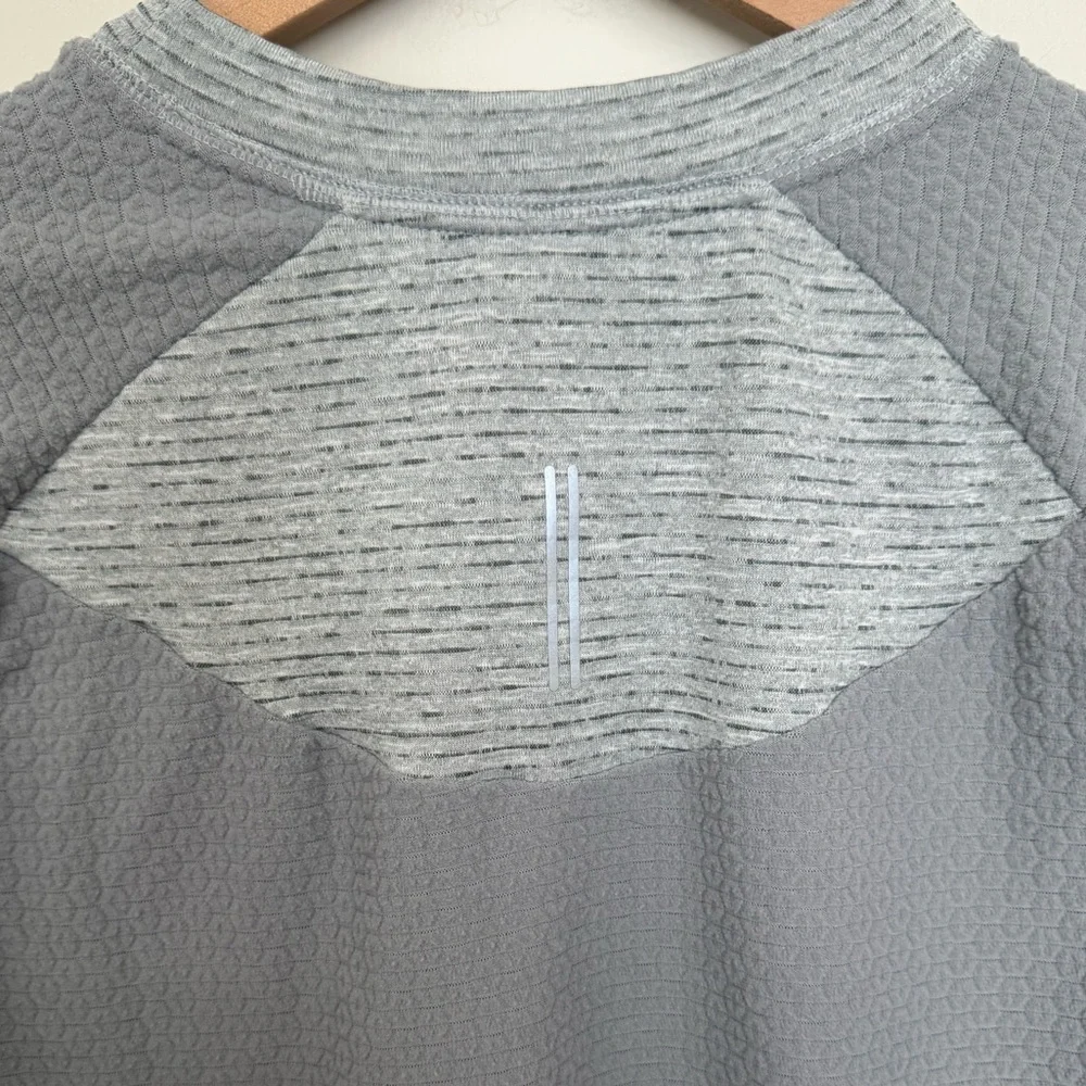 Nike Therma Sphere Long‎ Sleeve Top Size XS Performance Activewear Gray